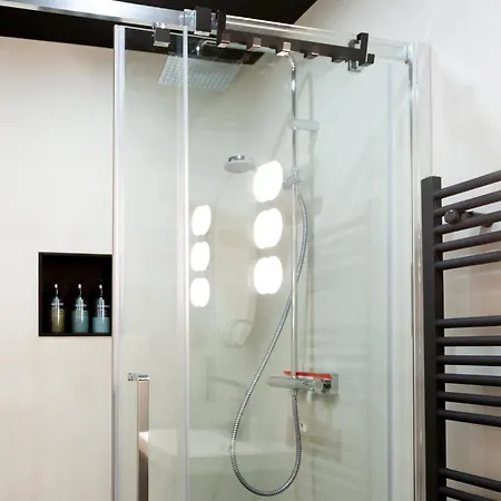 Micasa Ol - Modernes In Bestlage - Kueche - Wlan - Balkon - Fugenloses Bad - E Ladesaeule * Oldenburg